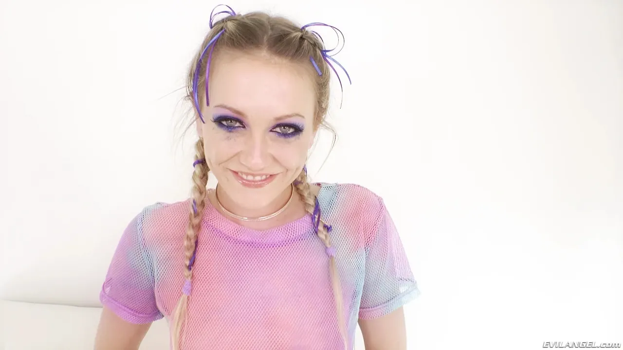 Evil Angel 'Maltratado 13' protagonizando Adira Allure (foto 1)