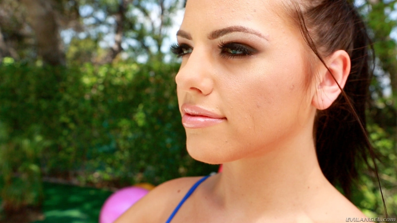 Adriana Chechik en 'Evil Angel' Putas de culo de yoga (Miniatura 5)