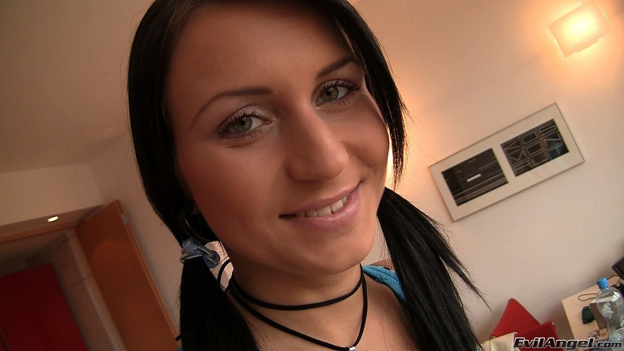 Adriana H en 'Evil Angel' Punto de vista 3 de Rocco (Miniatura 2)