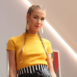 Alexis Crystal en 'Evil Angel' Bellezas anales del tamaño de un bocado (Miniatura 1)