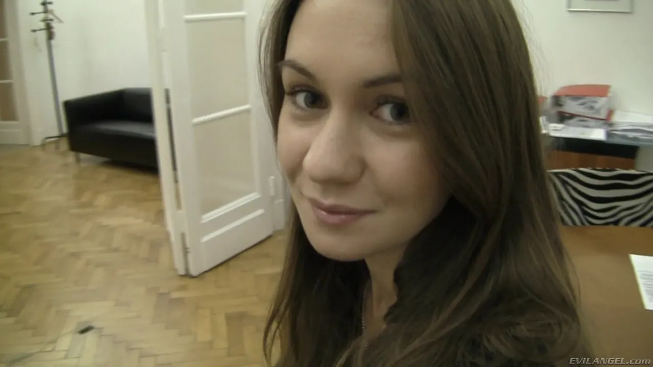 Evil Angel 'Punto de vista de Rocco 14' protagonizando Angelina M (foto 1)
