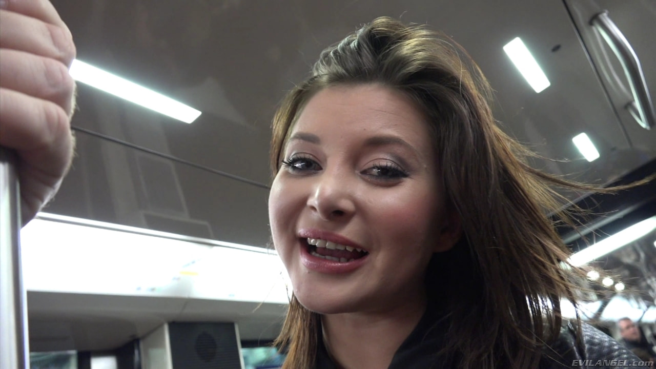 Anna Polina en 'Evil Angel' Que le jodan (Miniatura 1)