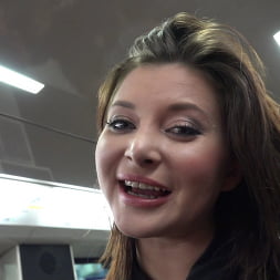 Anna Polina en 'Evil Angel' Que le jodan (Miniatura 1)