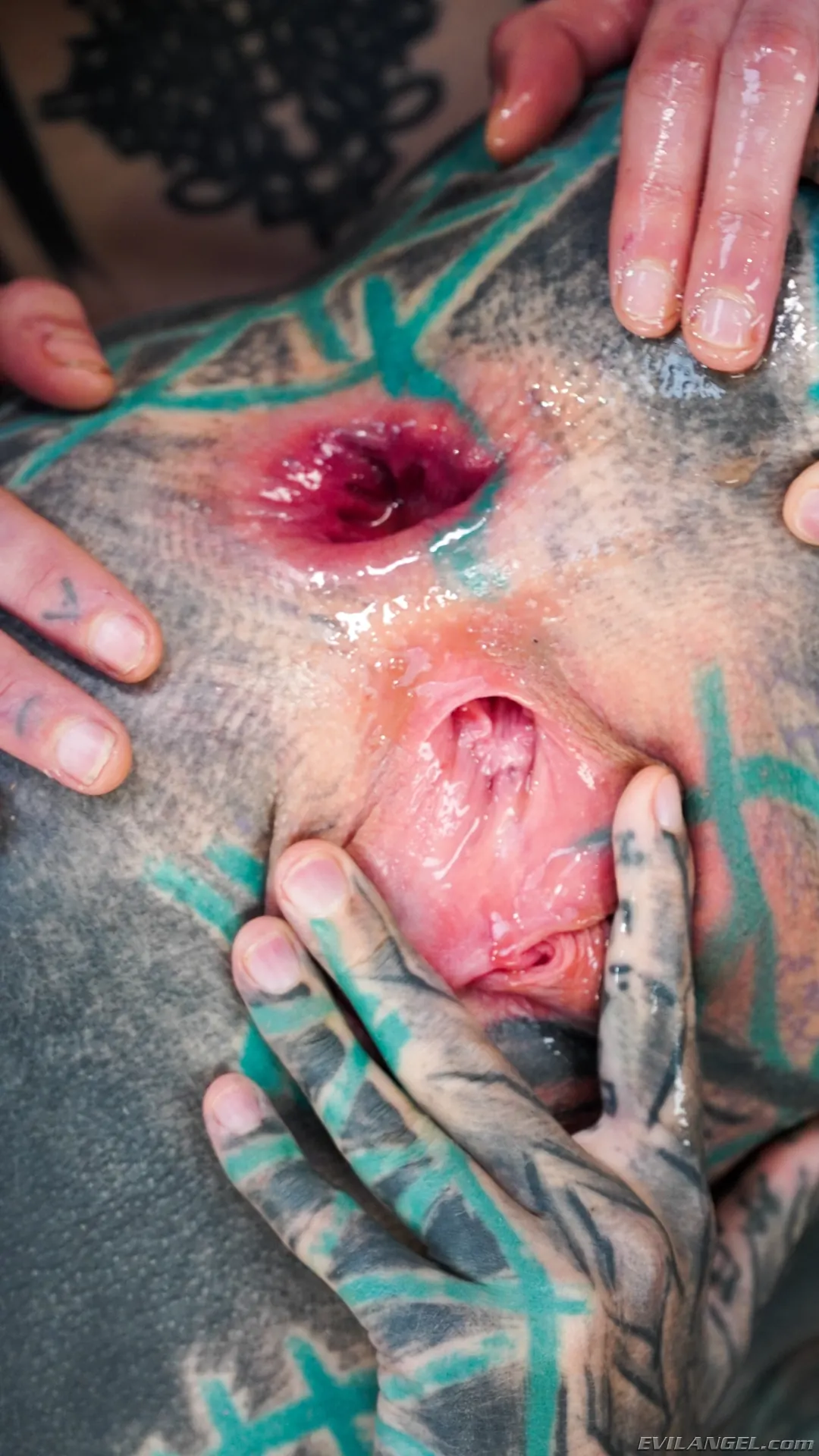 Anuskatzz in 'and Ceci Milkymouzz : Anal Fisting!' from 'Evil Angel' (Photo 15) Evil Angel 'and Ceci Milkymouzz : Anal Fisting!' starring Anuskatzz (Photo 15)