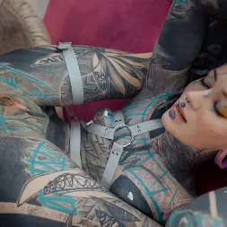 Anuskatzz in 'Evil Angel' Double Anal Threesome! (Thumbnail 9)