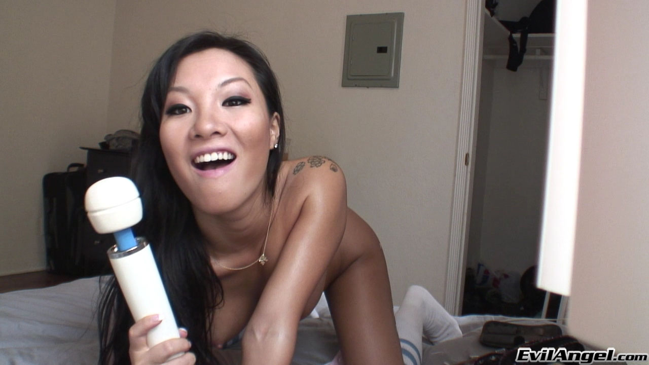 Asa Akira en 'Evil Angel' Crudo 3 (Miniatura 5)