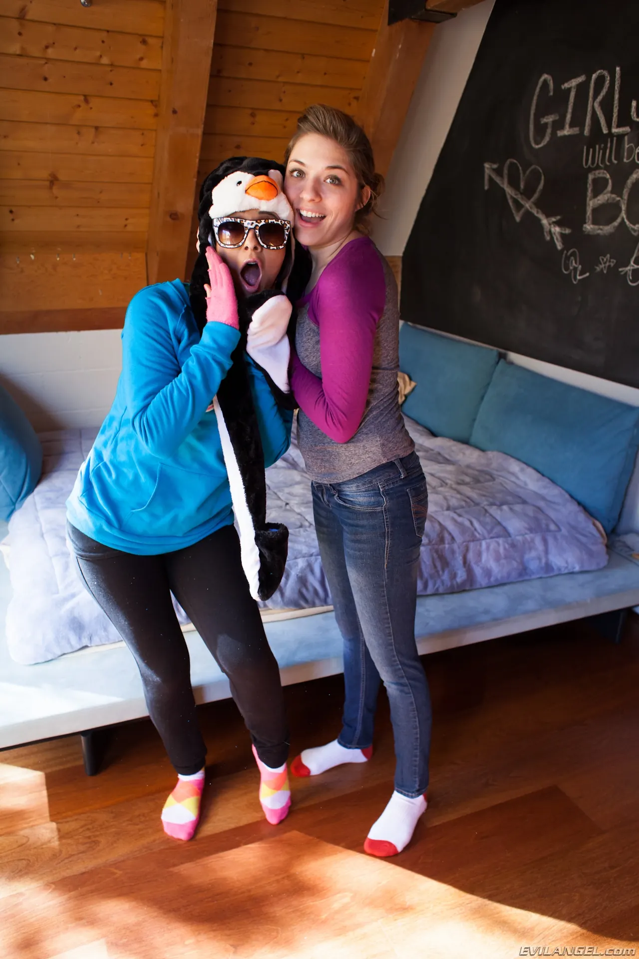 Ashli Orion en 'Las niñas serán niños' from 'Evil Angel' (foto 1) Evil Angel 'Las niñas serán niños' protagonizando Ashli Orion (foto 1)