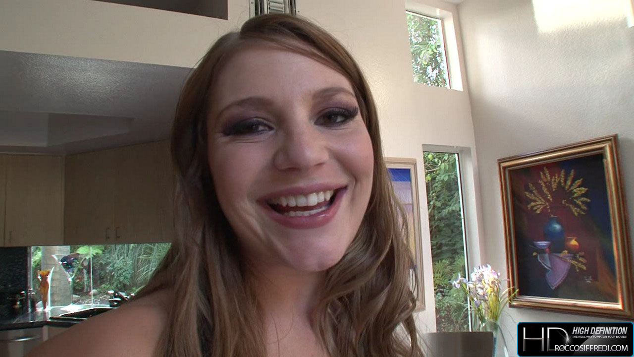 Aurora Snow en 'Evil Angel' Rocco está de vuelta (Miniatura 1)