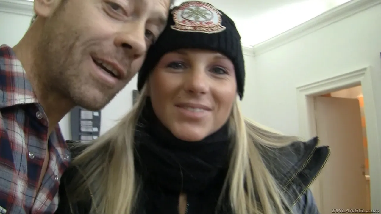 Barbie White en 'El punto de vista de Rocco 17' from 'Evil Angel' (foto 1) Evil Angel 'El punto de vista de Rocco 17' protagonizando Barbie White (foto 1)