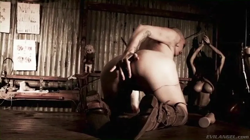 Evil Angel 'Chica de carbono' protagonizando Belladonna (foto 7)