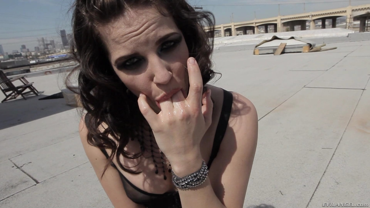 Bobbi Starr en 'Evil Angel' Escupir (Miniatura 3)