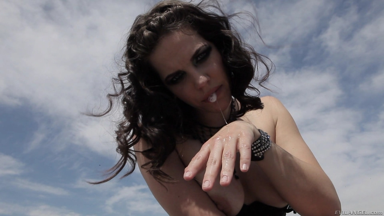Bobbi Starr en 'Evil Angel' Escupir (Miniatura 5)