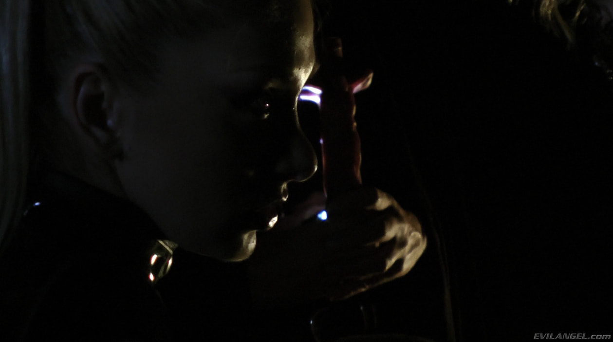 Brooklyn Lee en 'Evil Angel' Voraz - temporada 01 episodio 10 (Miniatura 15)