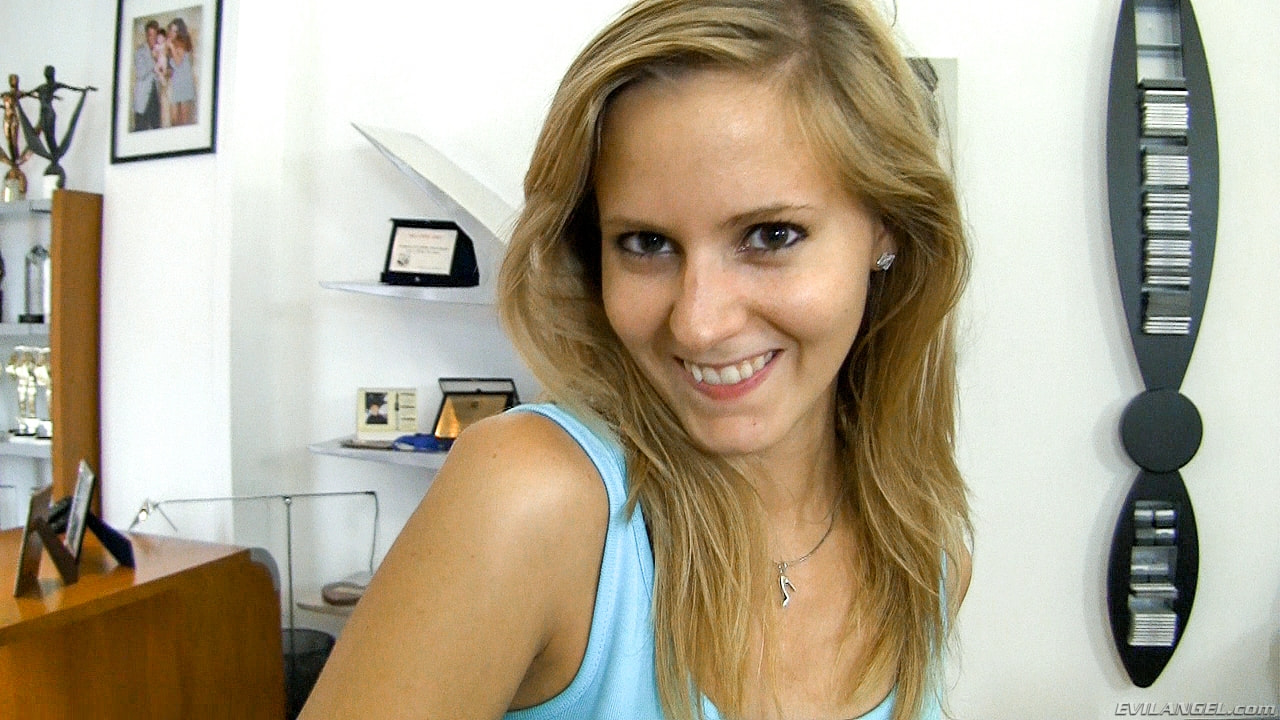 Candice A en 'Evil Angel' Punto de vista 13 de Rocco (Miniatura 2)