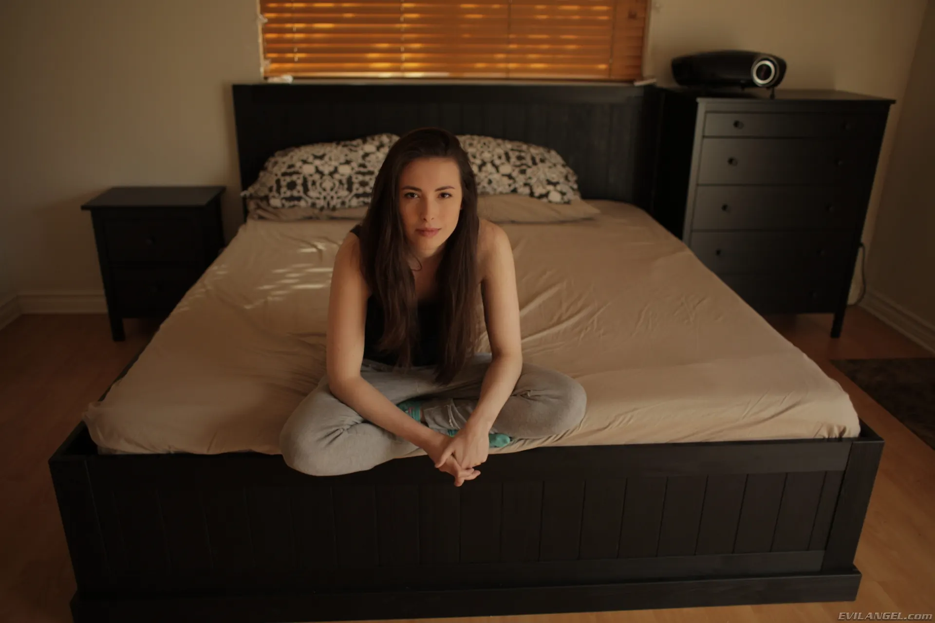 Evil Angel 'Putas culo 05' protagonizando Casey Calvert (foto 1)