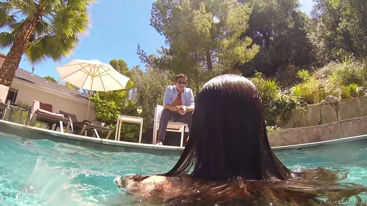 Evil Angel 'Volumen de líquido 2' protagonizando Casey Calvert (foto 3)