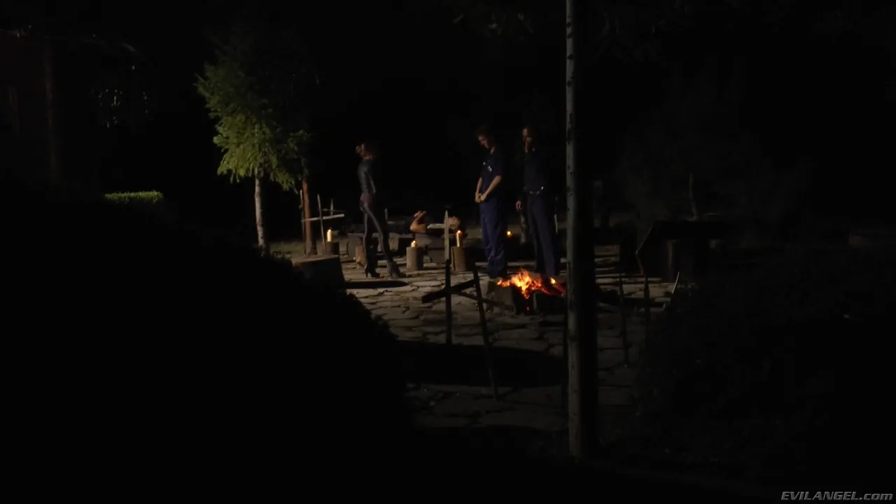 Cayenne Klein en 'Voraz - Temporada 2 Episodio 5' from 'Evil Angel' (foto 4) Evil Angel 'Voraz - Temporada 2 Episodio 5' protagonizando Cayenne Klein (foto 4)