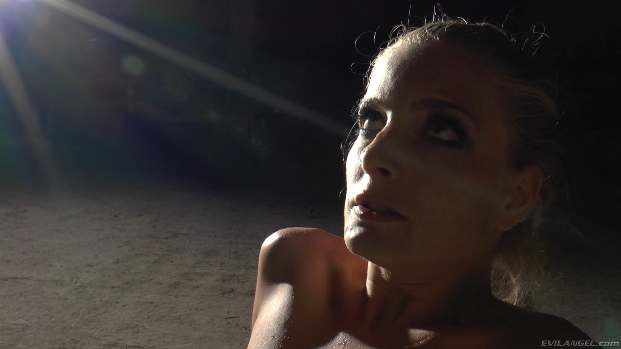 Cayenne Klein en 'Evil Angel' Voraz - Temporada 2 Episodio 5 (Miniatura 15)