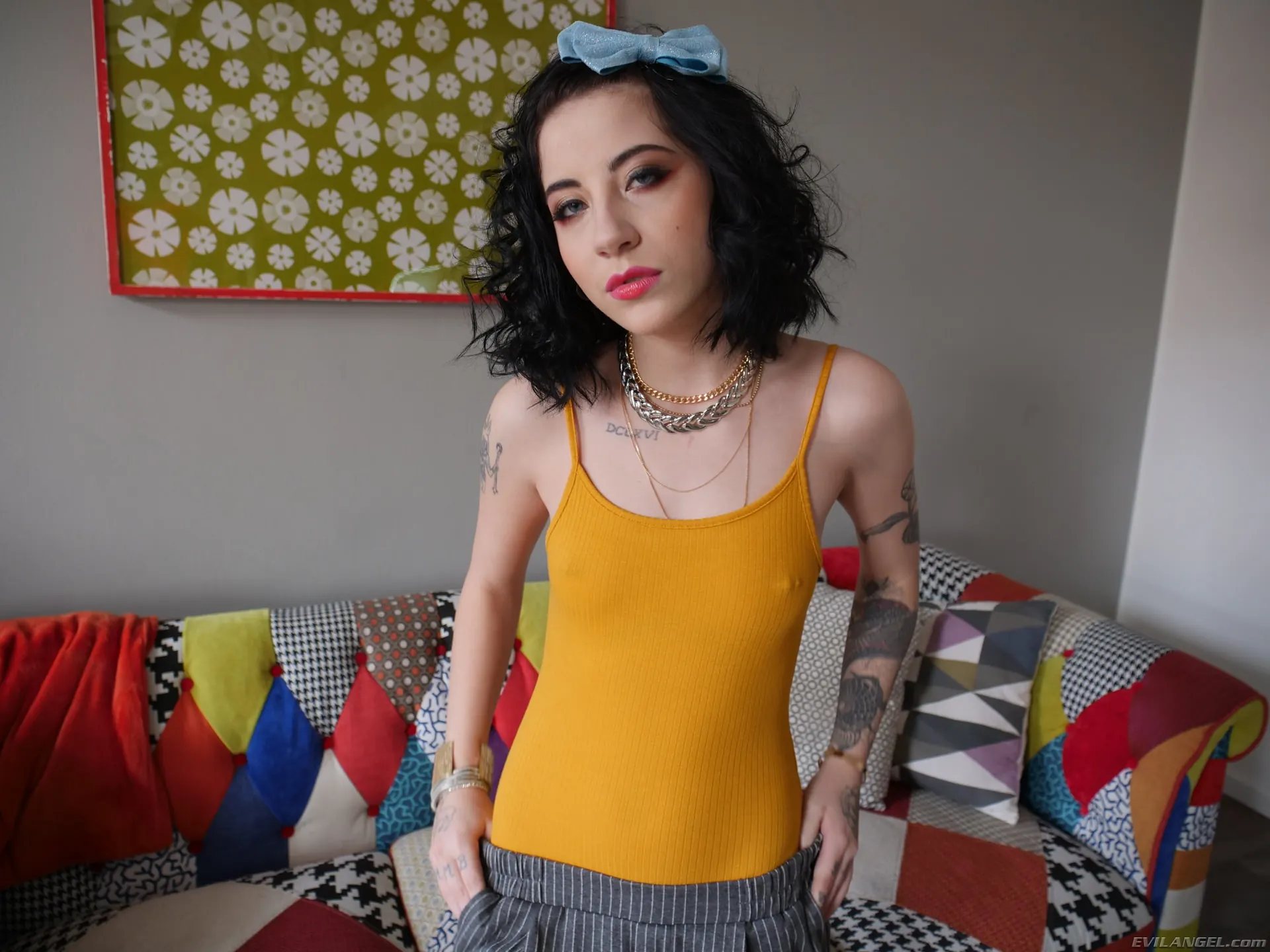 Evil Angel 'Tatuado y anal' protagonizando Charlotte Sartre (foto 12)