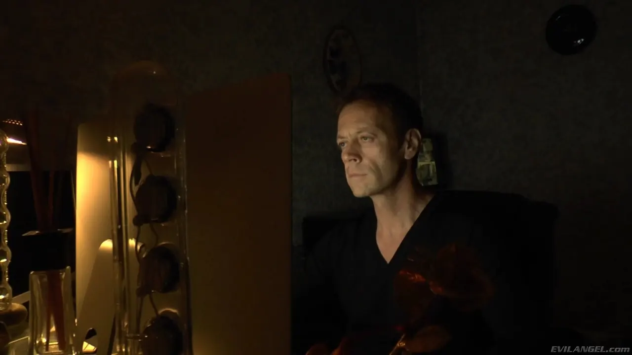 Evil Angel 'Voraz - Temporada 2 Episodio 11' protagonizando Chastity Lynn (foto 3)