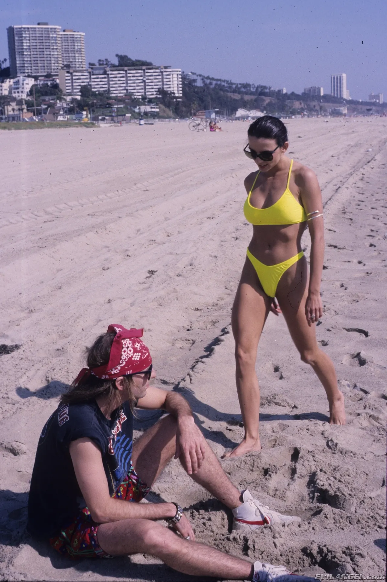 Cheri Taylor en 'El paraíso del rock and roll' from 'Evil Angel' (foto 30) Evil Angel 'El paraíso del rock and roll' protagonizando Cheri Taylor (foto 30)