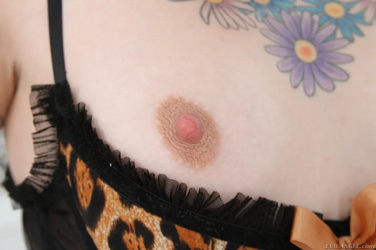 Cherry Torn en 'Ninfas de leche 3' from 'Evil Angel' (foto 114) Evil Angel 'Ninfas de leche 3' protagonizando Cherry Torn (foto 114)