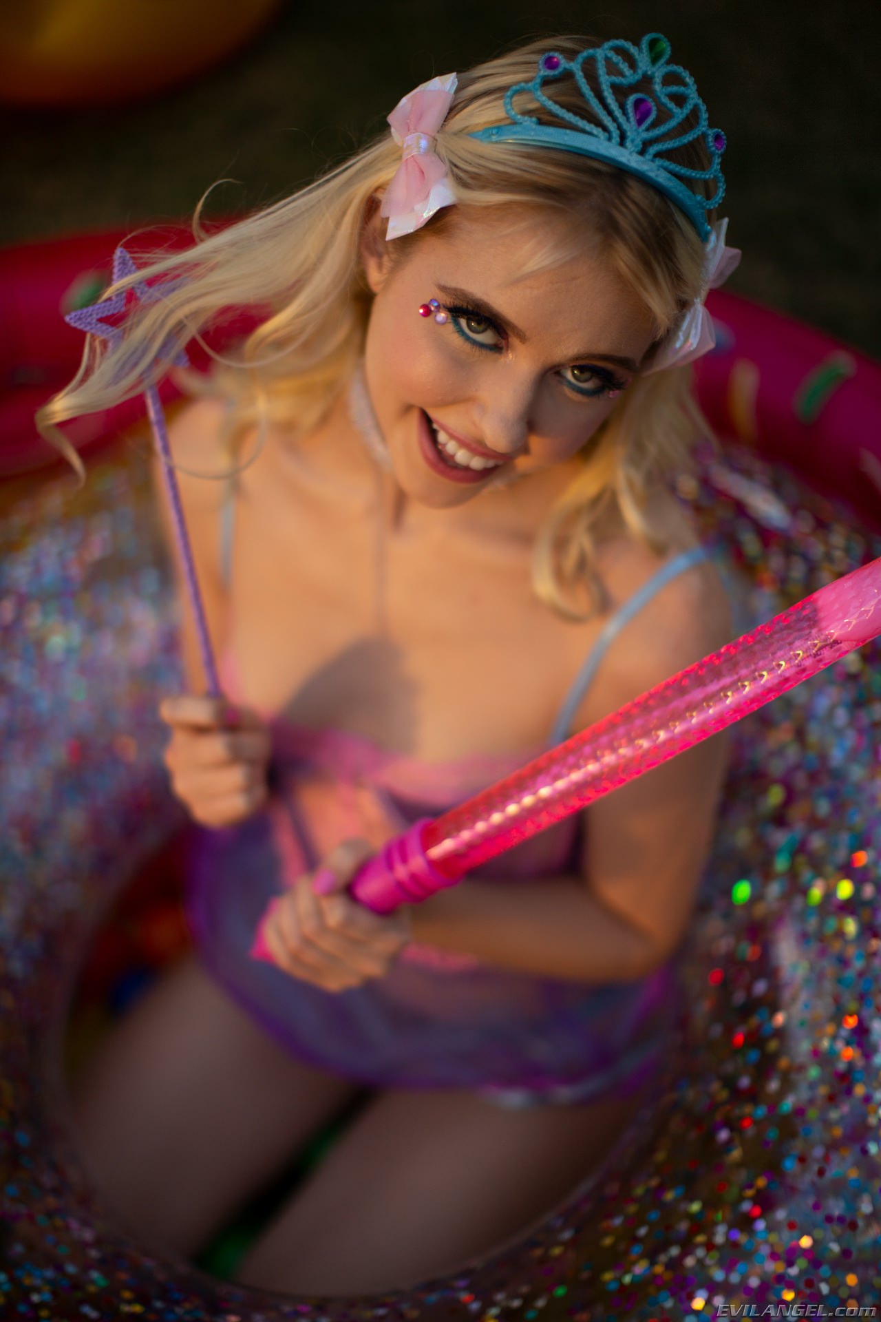 Chloe Cherry en 'Evil Angel' Aceitado y mimado (Miniatura 5)