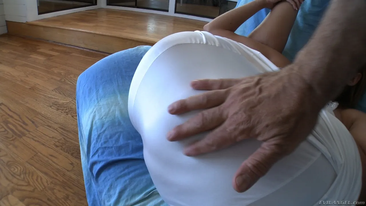 Evil Angel 'Buttman centrado 2' protagonizando Claire Adams (foto 12)