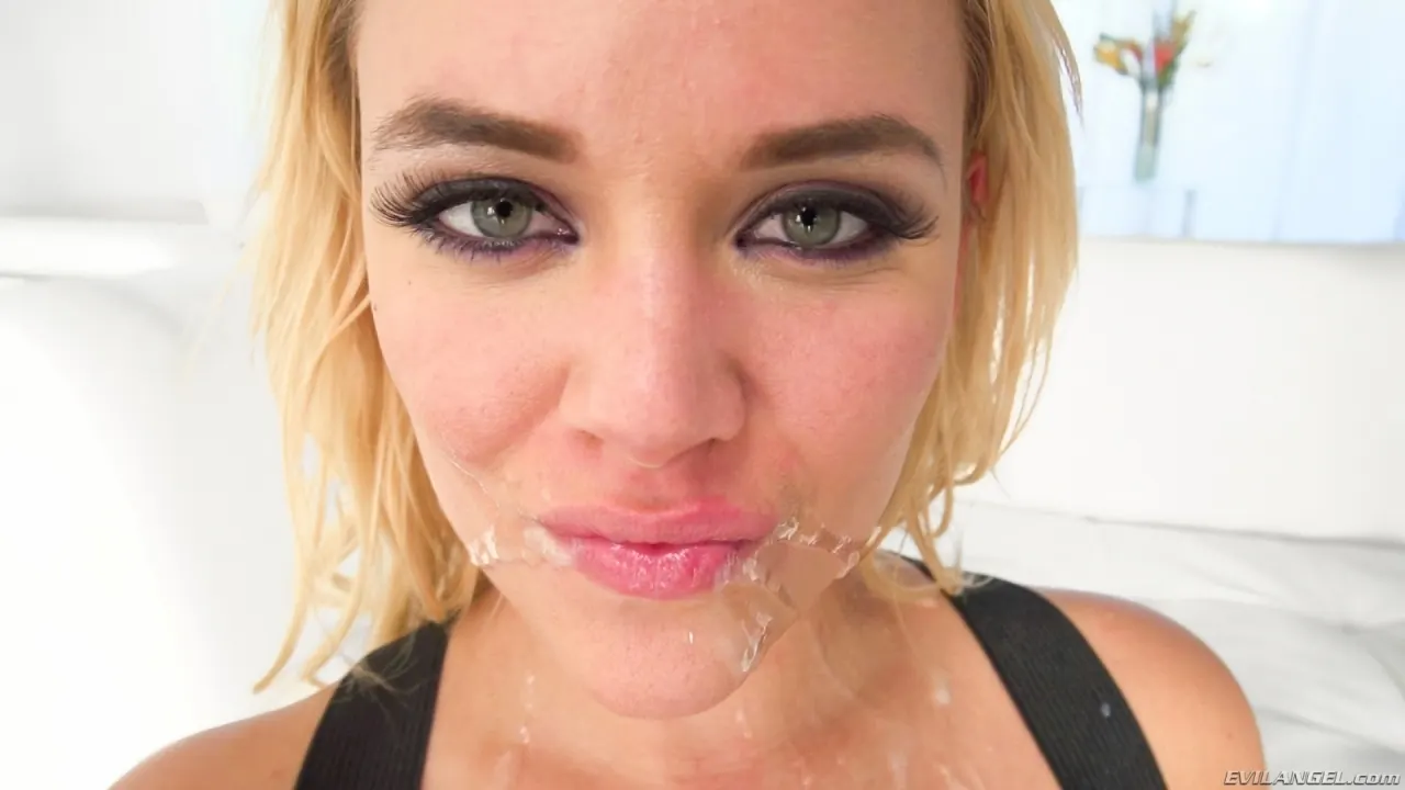 Evil Angel 'Evil Anal 20' starring Dahlia Sky (Photo 4)