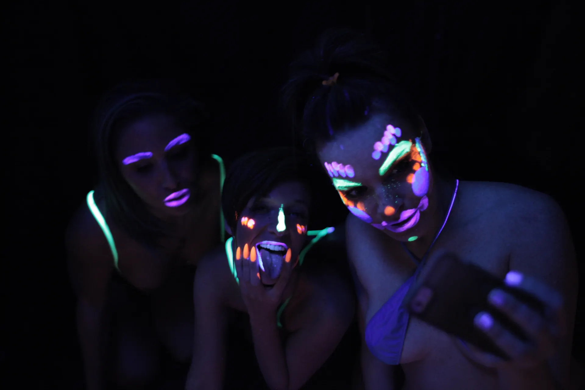 Evil Angel 'Sex Games' starring Dana DeArmond (Photo 14)