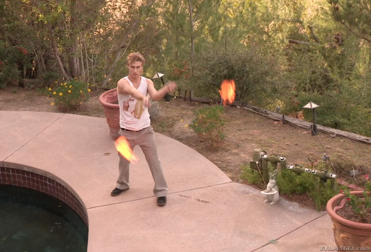 Dana Vespoli en 'Masacre de culo femdom' from 'Evil Angel' (foto 1) Evil Angel 'Masacre de culo femdom' protagonizando Dana Vespoli (foto 1)