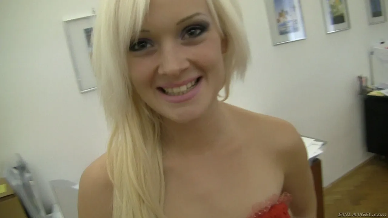 Evil Angel 'Rocco's POV 16' starring Dolly Spice (Photo 2)