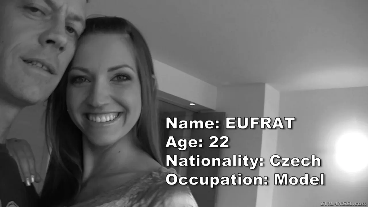 Eufrat Mai en 'El punto de vista de Rocco 7' from 'Evil Angel' (foto 1) Evil Angel 'El punto de vista de Rocco 7' protagonizando Eufrat Mai (foto 1)