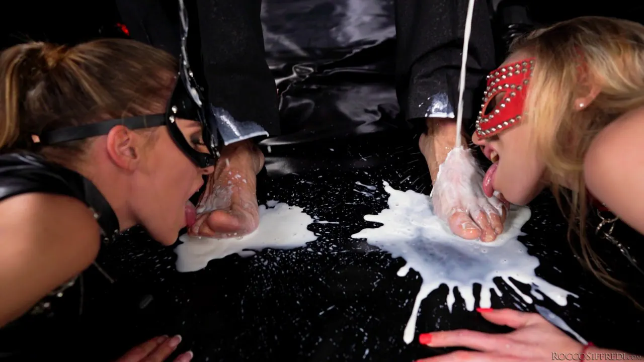 Evil Angel 'Rocco: Analista sexual 8' protagonizando Eveline Dellai (foto 3)