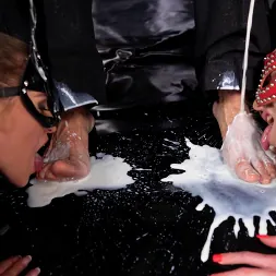 Eveline Dellai en 'Evil Angel' Rocco: Analista sexual 8 (Miniatura 3)