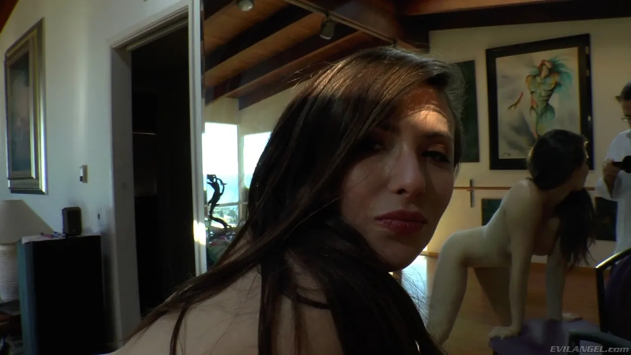 Evil Angel 'Buttman se centró en 11' protagonizando Gabi Paltrova (foto 6)