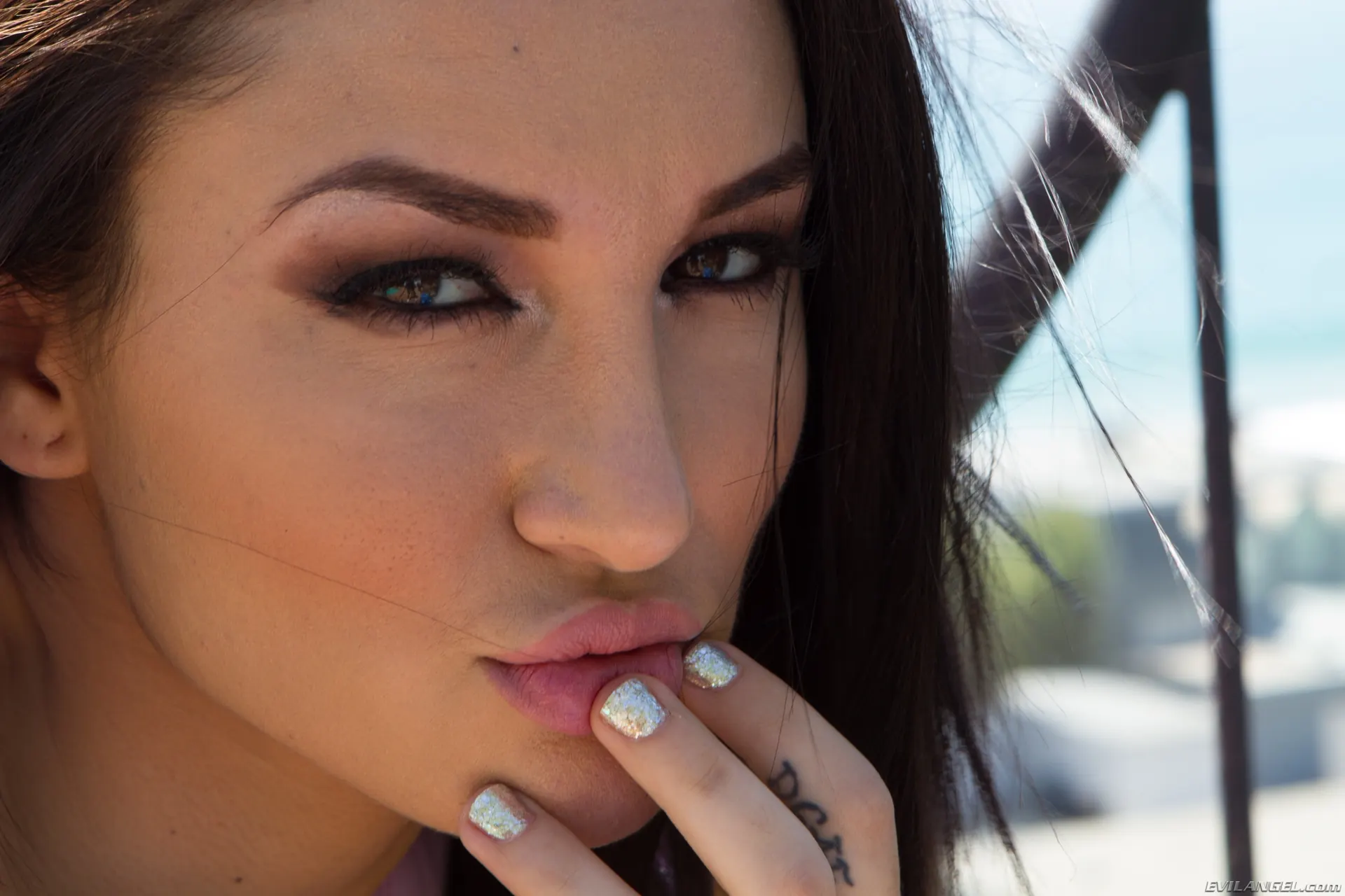 Gabi Paltrova en 'Maestro de juguetes Buttman' from 'Evil Angel' (foto 12) Evil Angel 'Maestro de juguetes Buttman' protagonizando Gabi Paltrova (foto 12)