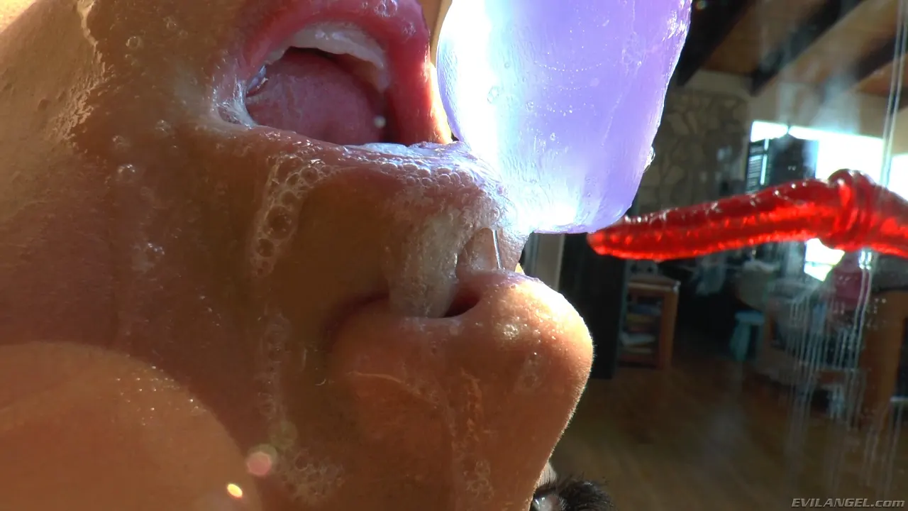 Gabi Paltrova en 'Maestro de juguetes Buttman' from 'Evil Angel' (foto 90) Evil Angel 'Maestro de juguetes Buttman' protagonizando Gabi Paltrova (foto 90)