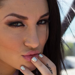 Gabi Paltrova en 'Evil Angel' Maestro de juguetes Buttman (Miniatura 12)