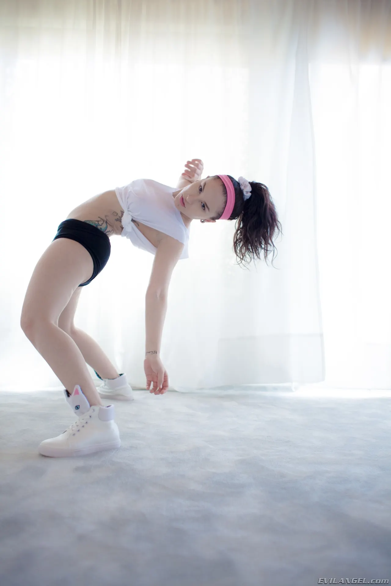 Gabi Paltrova en 'Ahogado y empapado' from 'Evil Angel' (foto 21) Evil Angel 'Ahogado y empapado' protagonizando Gabi Paltrova (foto 21)