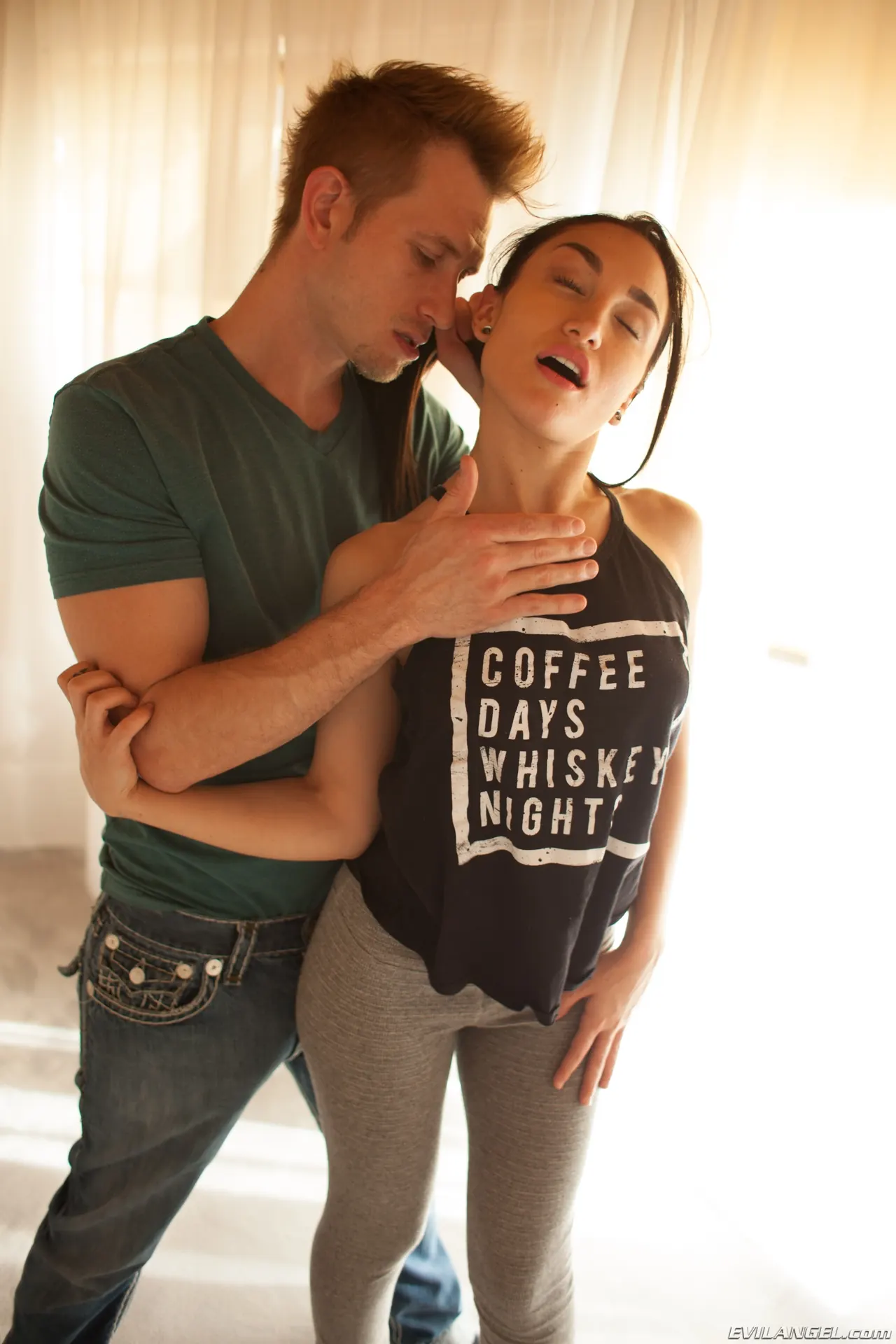 Gabi Paltrova en 'Maltratado 7' from 'Evil Angel' (foto 126) Evil Angel 'Maltratado 7' protagonizando Gabi Paltrova (foto 126)