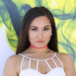 Gabriella Paltrova en 'Evil Angel' Bellezas de perforación 4 (Miniatura 22)