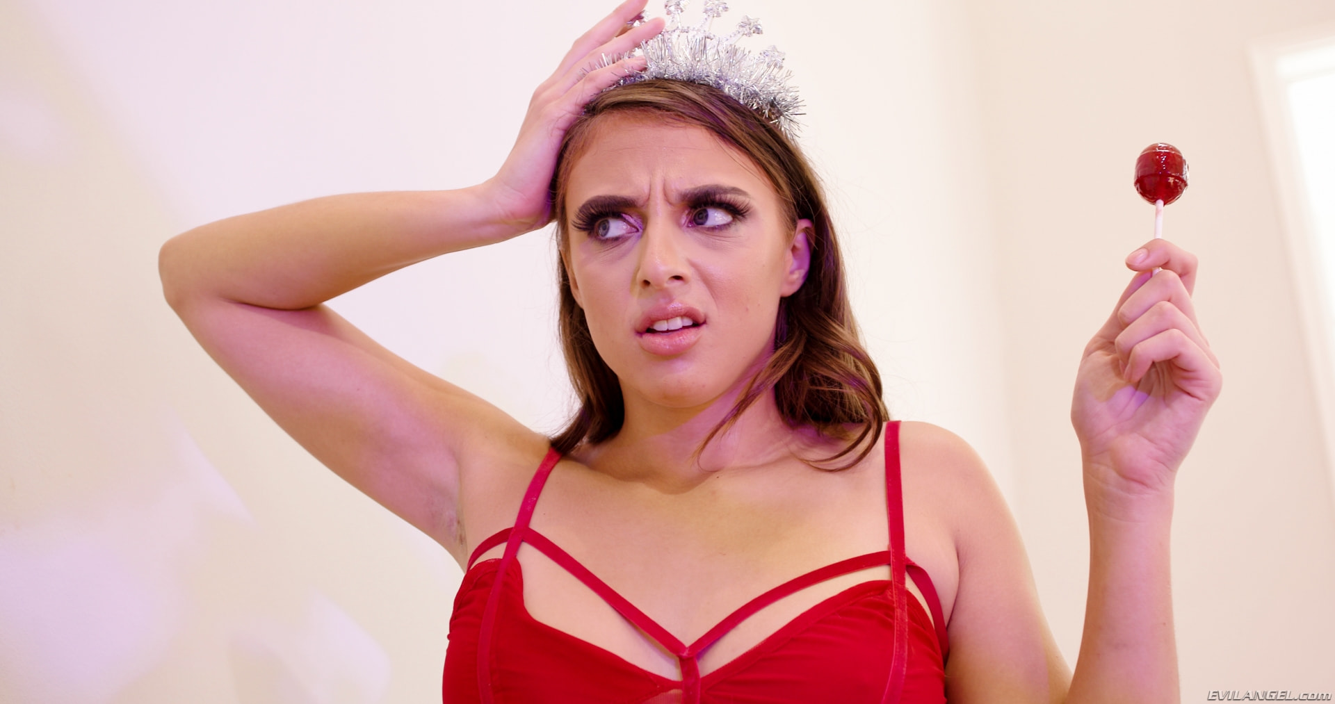 Gia Derza en 'Evil Angel' Gia escena 2: ¡mamada de seis pollas! (Miniatura 8)