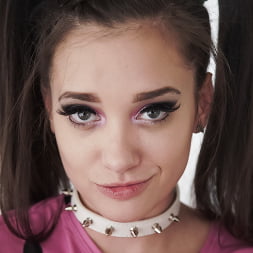 Gia Paige en 'Evil Angel' Hotshot de conexión: daño por baba (Miniatura 15)