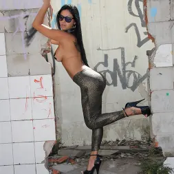 Gina Jolie en Jazz y Gina Jolie set 2 (foto 48) Gina Jolie en 'Evil Angel' Jazz y Gina Jolie set 2 (Miniatura 48)