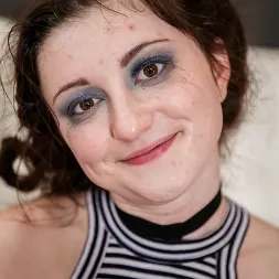 Hailey Little in 'Evil Angel' Hookup Hotshot: Clickbait (Thumbnail 120)