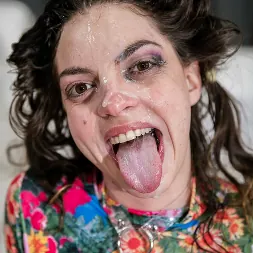 Hailey Scott in 'Evil Angel' Hookup Hotshot: Cruising The Internet (Thumbnail 153)