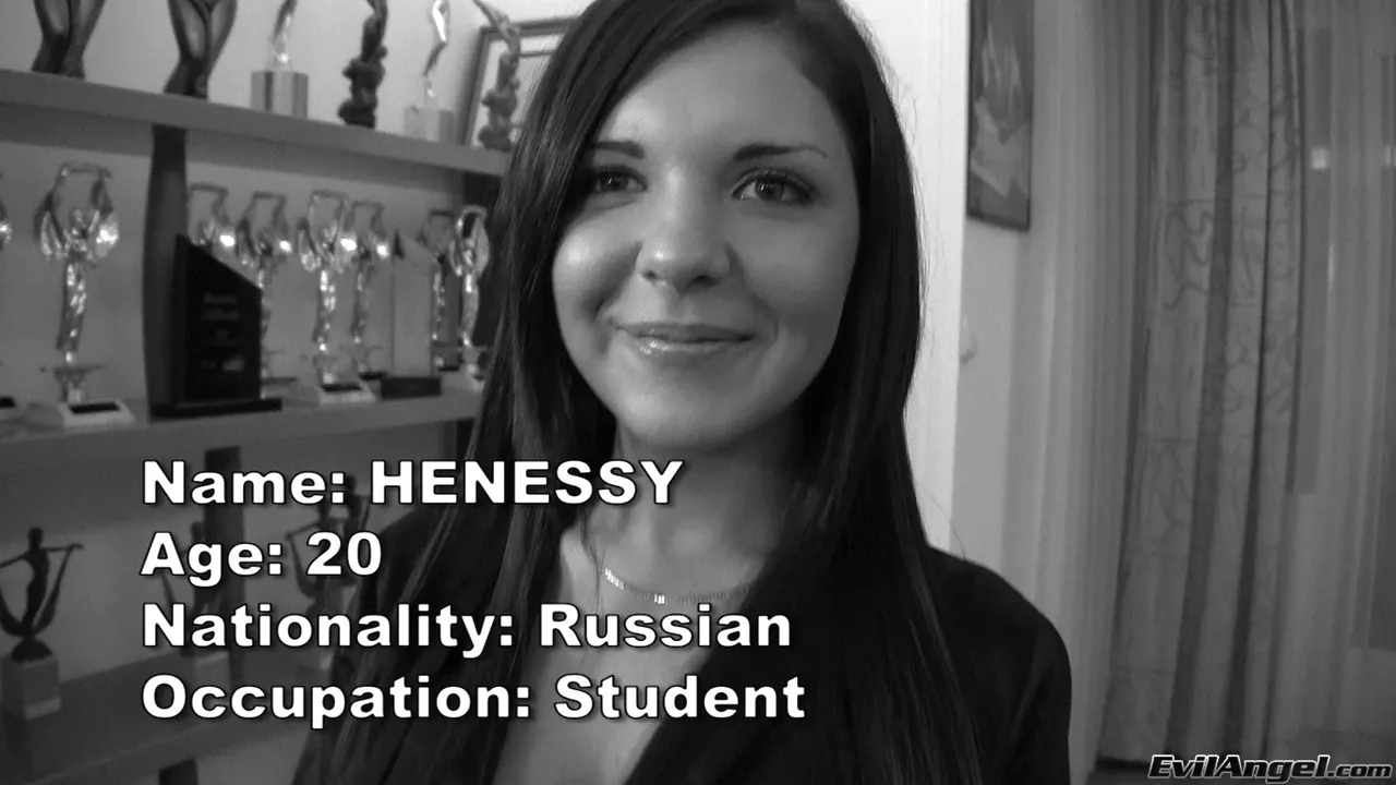 Evil Angel 'Punto de vista de Rocco 2' protagonizando Henessy (foto 2)