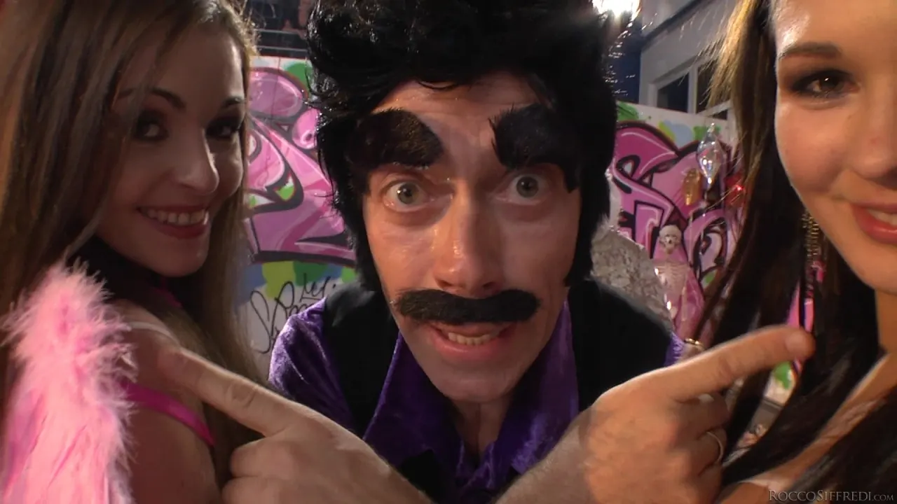 Evil Angel 'Xxx fucktory - la parodia al estilo italiano' protagonizando Henessy (foto 4)