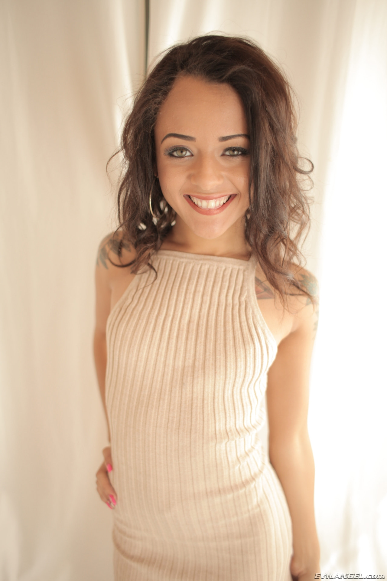 Holly Hendrix en 'Evil Angel' Culo abierto de par en par 3 (Miniatura 1)